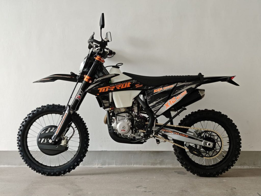 1.Мотоцикл Кросовий KAYA Х12 TURRUT, двигун ZONGSHEN NC300 35к.с. ZS182MN 6-передач, 21/18 кол. шип