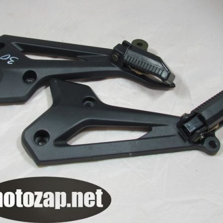 Підніжки для заднього пасажира Мотоцикл LIFAN LF150-2E к-кт 2 шт