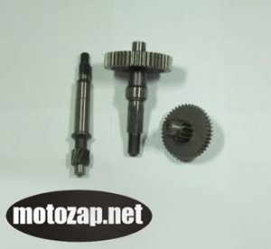 Вал з редуктором  в зборі скутер HONDA DIO