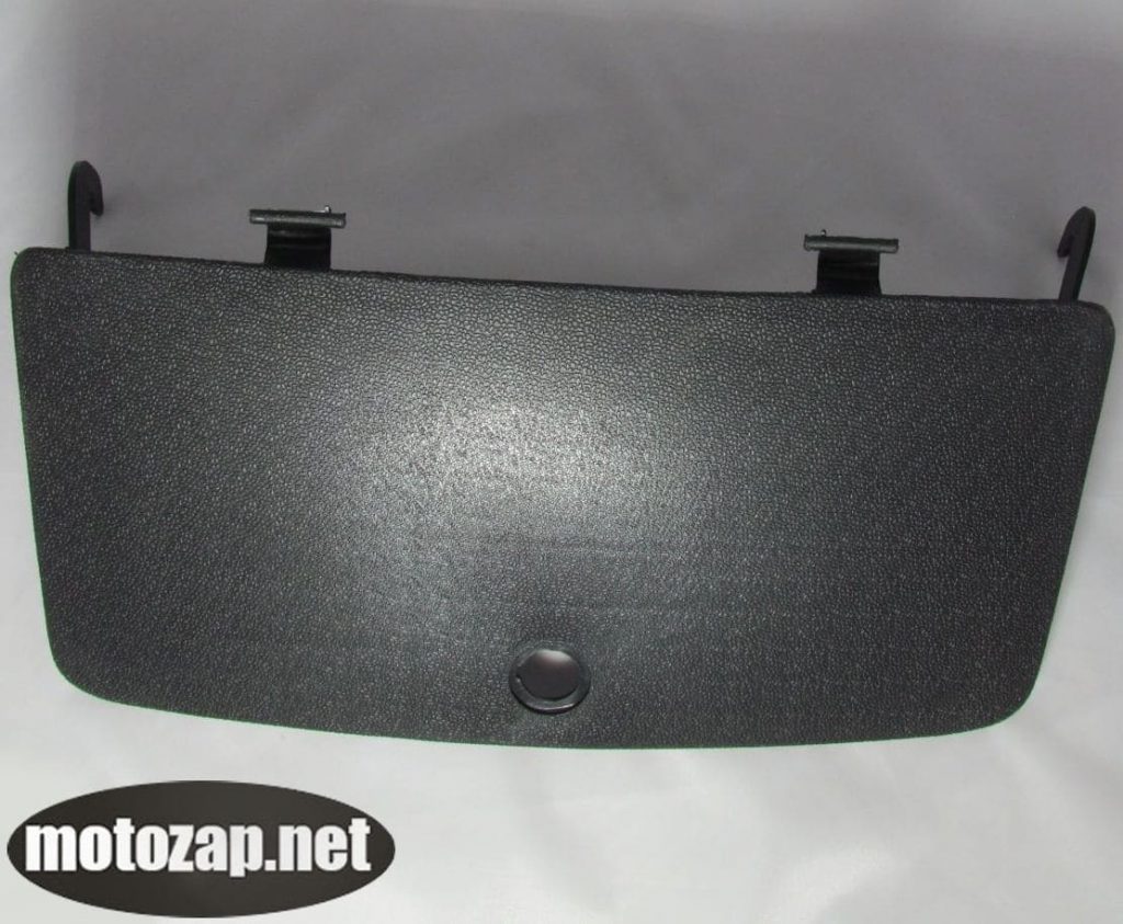 Пластик STORM кришка бардачка грудини